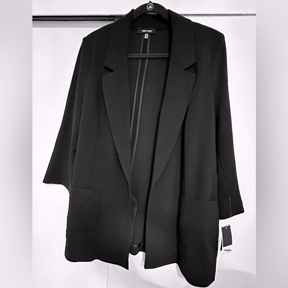 New with tags women black jacket with pockets, size 1X